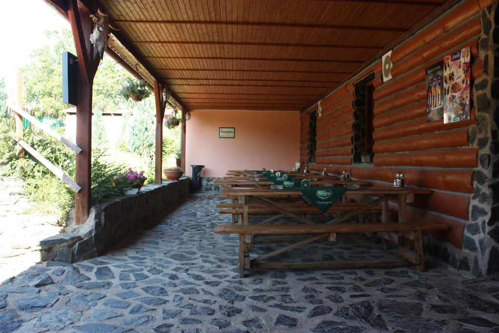 Penzion Jaros Popuvky Exterior photo